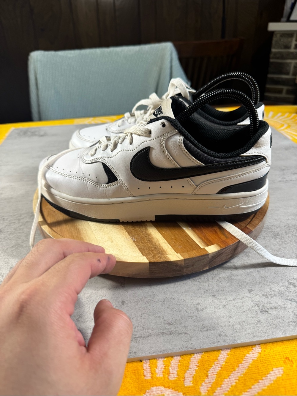 Size 8.5 - Nike Gamma Force White Black shoes
